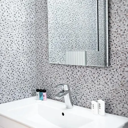 Willow Mandali By Ezoria Protaras